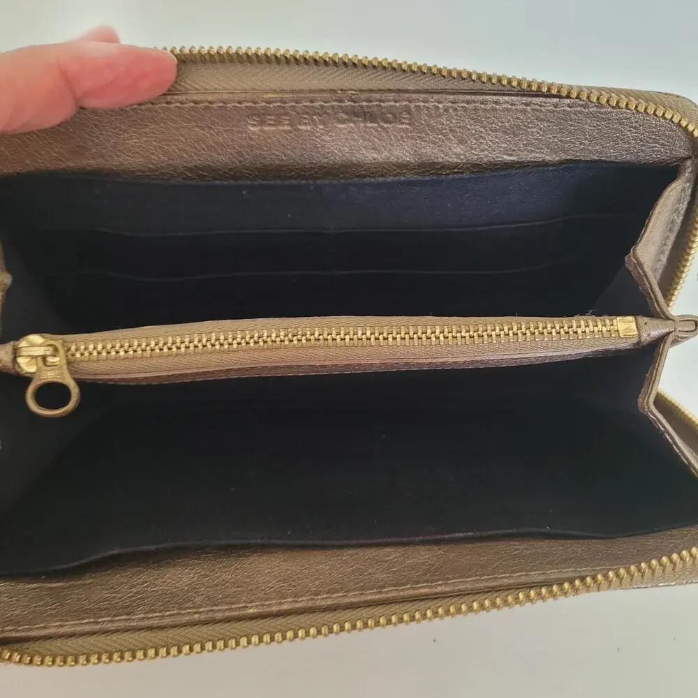 See By Chloe Leather Long Wallet Metalic Silver Zip Around‎ Designer Clutch